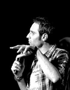 Vladimir Andrienko - Motorrad mit kaputtem Auspuff